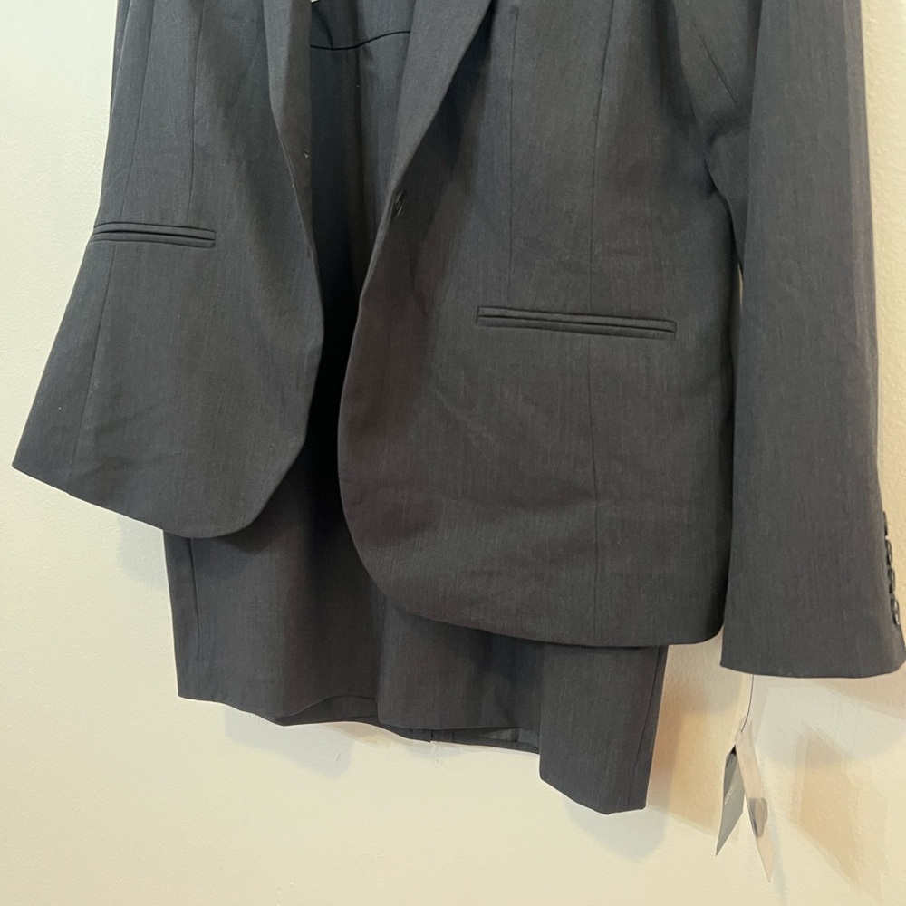 Liz Claiborne Charcoal Suit Set - Picture 9 of 10
